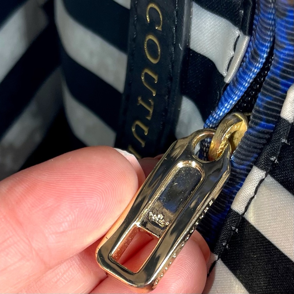 Juicy Couture Wristlet - Picture 7 of 9